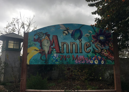 Sign for Annie᾿s Annuals and Perennials